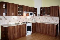 Moderní kuchyně  rohová Formát Slíva ořech